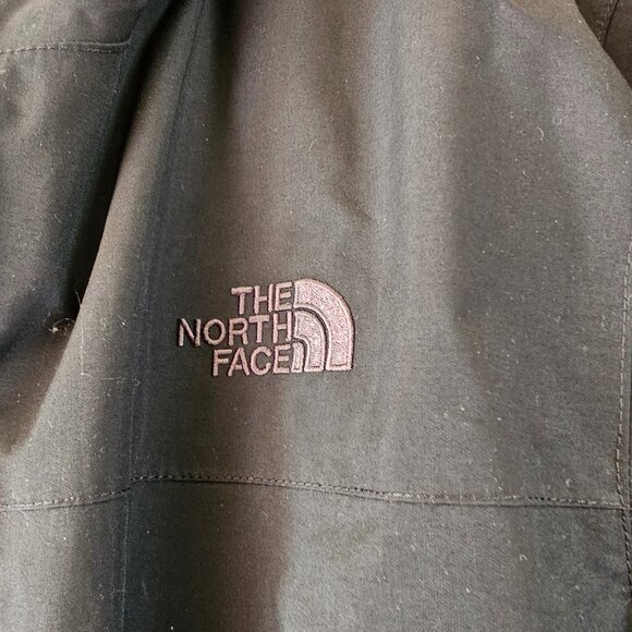 The North Face Dry Vent Jacket with hood - Picture 2 of 10